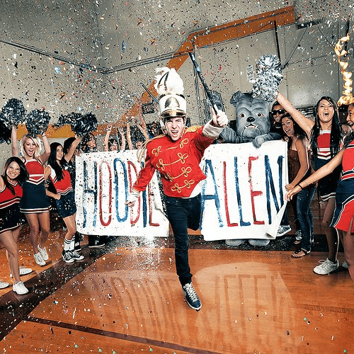 Hoodie Allen - Tighten Up (Feat. Black Keys)