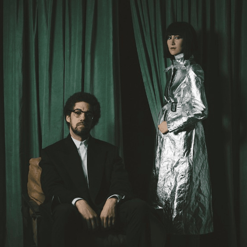 Karen O & Danger Mouse - Turn The Light